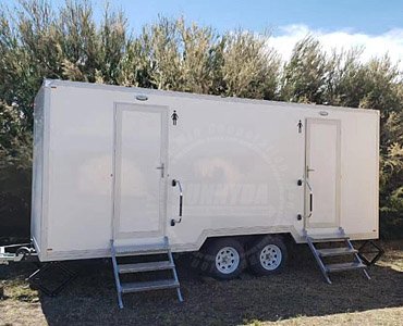 luxury bathroom trailer