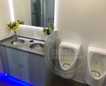 Luxury restroom trailer