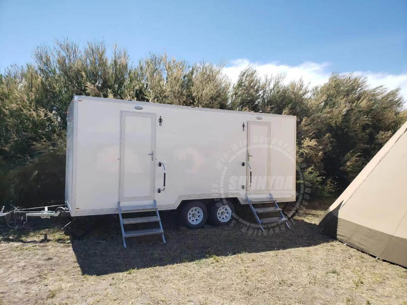 luxury toilet trailer