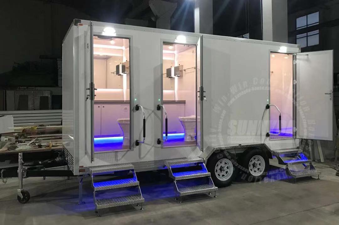 luxury toilet trailer