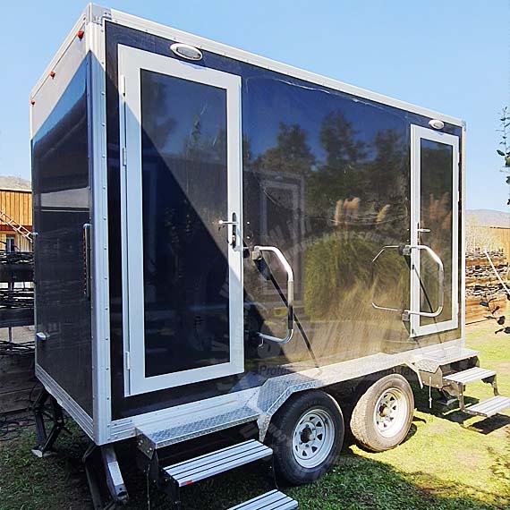 Chile project of luxury portable restroom trailer