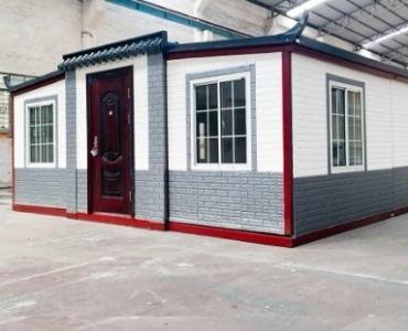 Small demountable building